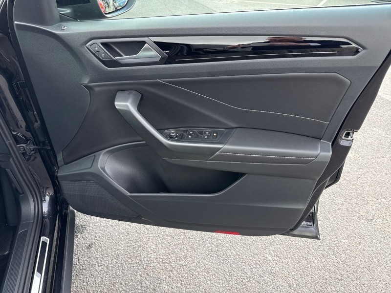 2024 (24) VOLKSWAGEN T-ROC 1.5 TSI R-Line 5dr DSG 5266543