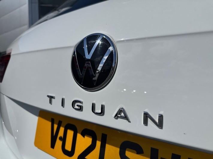 2021 (21) VOLKSWAGEN TIGUAN 1.5 TSI 150 R-Line Edition 5dr DSG 5318379
