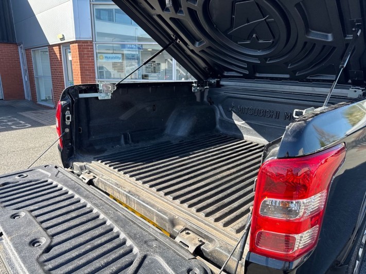 2018 (68) MITSUBISHI COMMERCIAL L200 Double Cab DI-D 178 Barbarian 4WD Auto 5324678