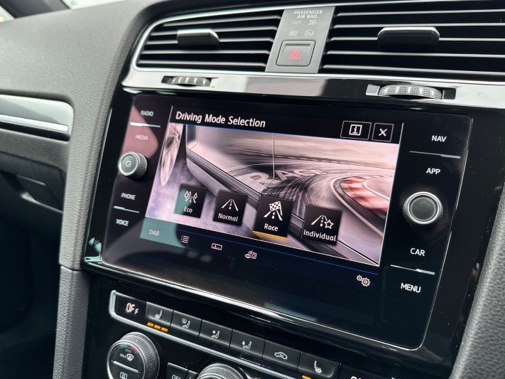 2019 (19) VOLKSWAGEN GOLF 2.0 TSI 300 R 5dr 4MOTION DSG 5290699