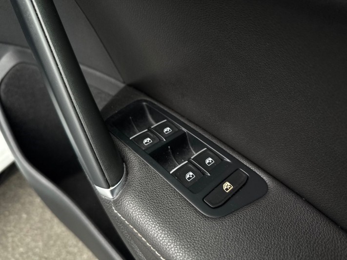 2019 (19) VOLKSWAGEN GOLF 2.0 TSI 300 R 5dr 4MOTION DSG 5290685