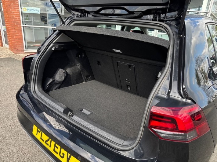 2021 (21) VOLKSWAGEN GOLF 2.0 TDI 150 Style 5dr DSG 5318587