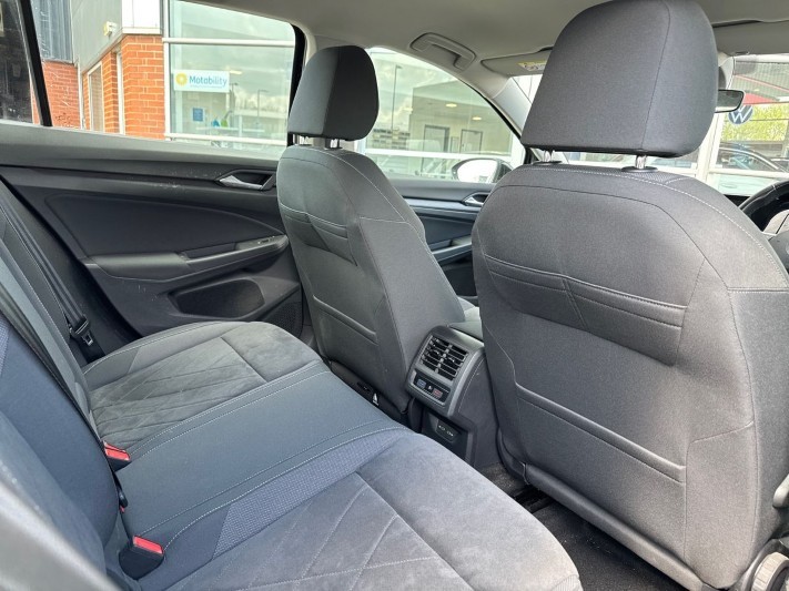 2021 (21) VOLKSWAGEN GOLF 2.0 TDI 150 Style 5dr DSG 5318606