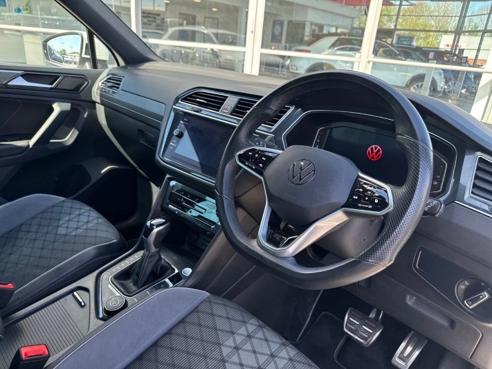 2023 (72) VOLKSWAGEN TIGUAN 2.0 TDI 4Motion R-Line 5dr DSG 5330784