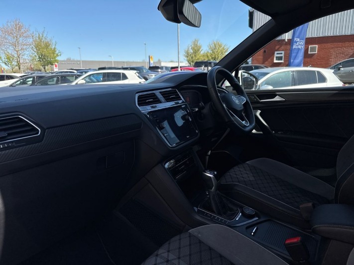 2023 (72) VOLKSWAGEN TIGUAN 2.0 TDI 4Motion R-Line 5dr DSG 5330808