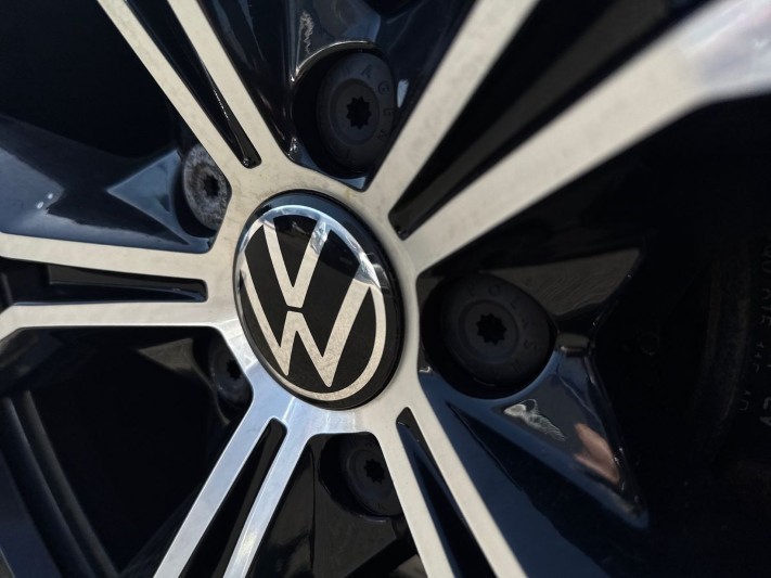 2023 (72) VOLKSWAGEN TIGUAN 2.0 TDI 4Motion R-Line 5dr DSG 5330825