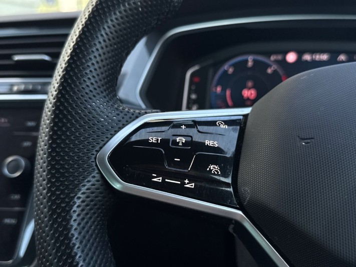 2023 (72) VOLKSWAGEN TIGUAN 2.0 TDI 4Motion R-Line 5dr DSG 5330792