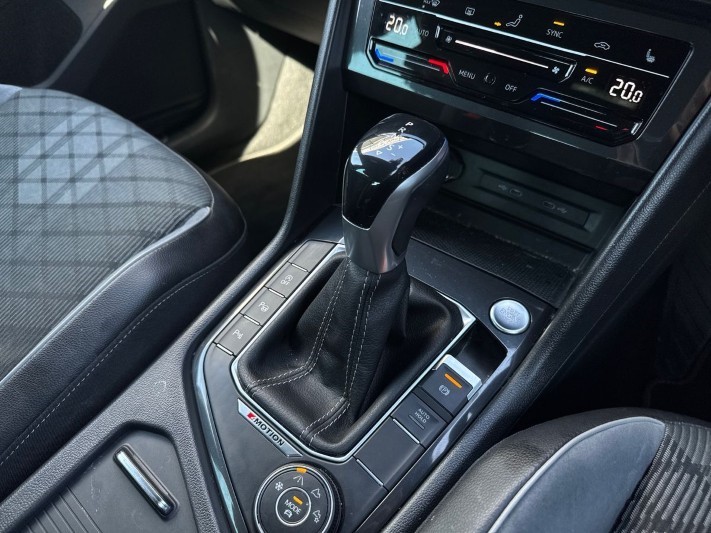 2023 (72) VOLKSWAGEN TIGUAN 2.0 TDI 4Motion R-Line 5dr DSG 5330804