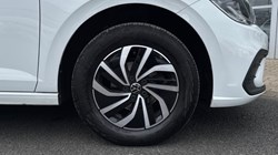 2025 (75) VOLKSWAGEN POLO 1.0 Life 5dr 5306094