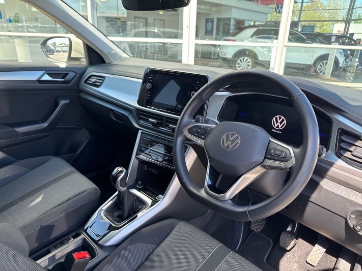 2024 (24) VOLKSWAGEN T-ROC 1.0 TSI 115 Match 5dr 5330151