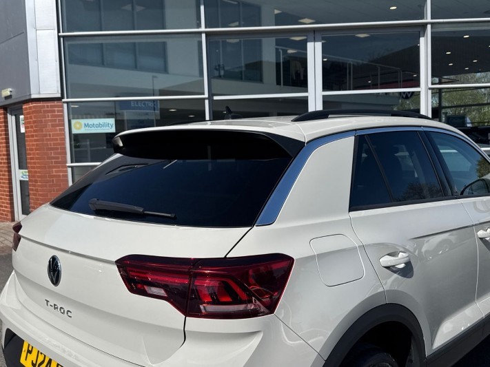 2024 (24) VOLKSWAGEN T-ROC 1.0 TSI 115 Match 5dr 5330179