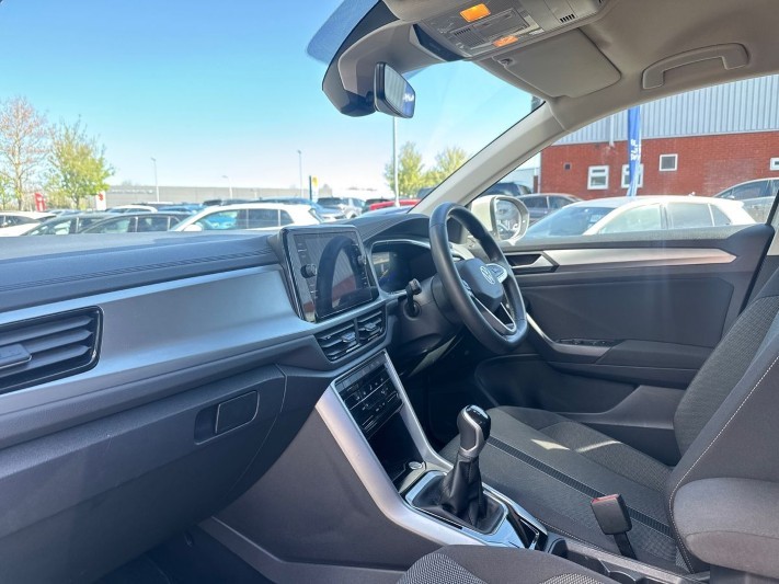 2024 (24) VOLKSWAGEN T-ROC 1.0 TSI 115 Match 5dr 5330175