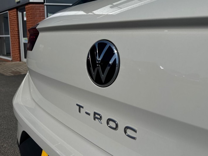 2024 (24) VOLKSWAGEN T-ROC 1.0 TSI 115 Match 5dr 5330186
