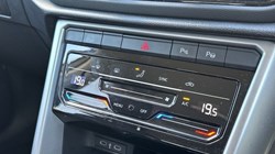 2024 (24) VOLKSWAGEN T-ROC 1.0 TSI 115 Match 5dr 5330167