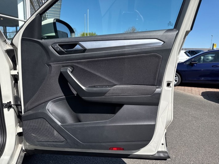 2024 (24) VOLKSWAGEN T-ROC 1.0 TSI 115 Match 5dr 5330152