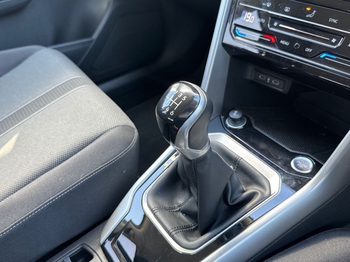 2024 (24) VOLKSWAGEN T-ROC 1.0 TSI 115 Match 5dr 5330171