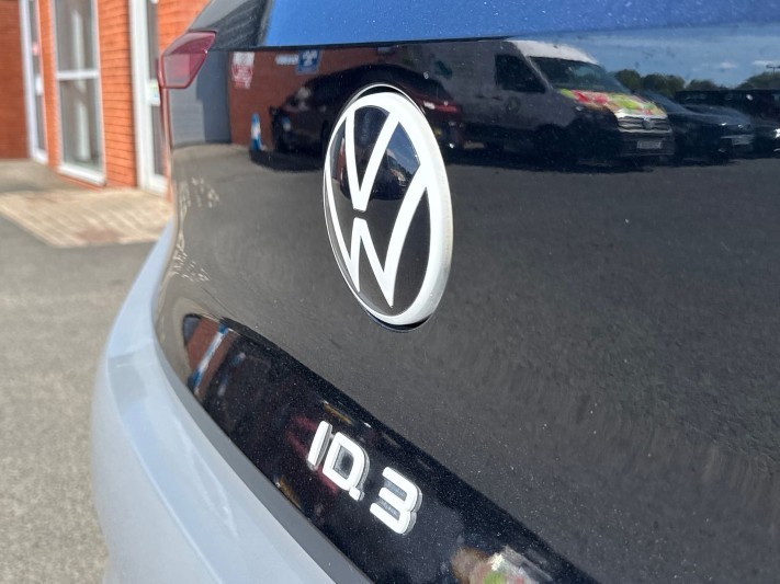 2023 (73) VOLKSWAGEN ID.3 150kW Pro S Launch Edition 4 77kWh 5dr Auto 5338401