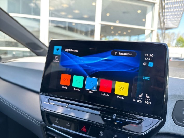 2023 (73) VOLKSWAGEN ID.3 150kW Pro S Launch Edition 4 77kWh 5dr Auto 5338426