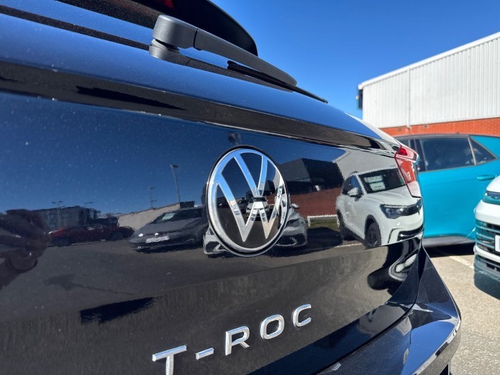 2023 (23) VOLKSWAGEN T-ROC 1.5 TSI R-Line 5dr 5356054