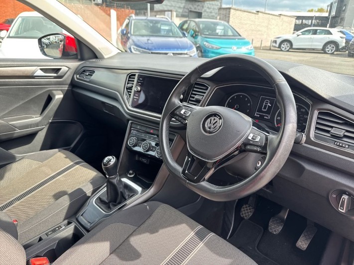2019 (19) VOLKSWAGEN T-ROC 1.5 TSI EVO SE 5dr 5385932