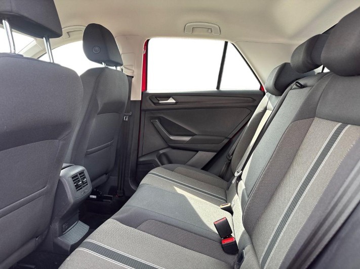 2019 (19) VOLKSWAGEN T-ROC 1.5 TSI EVO SE 5dr 5385924