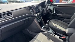 2019 (19) VOLKSWAGEN T-ROC 1.5 TSI EVO SE 5dr 5385956