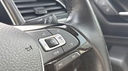 2019 (19) VOLKSWAGEN T-ROC 1.5 TSI EVO SE 5dr 5385941