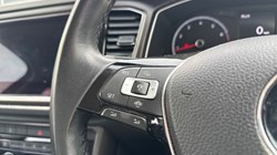 2019 (19) VOLKSWAGEN T-ROC 1.5 TSI EVO SE 5dr 5385940