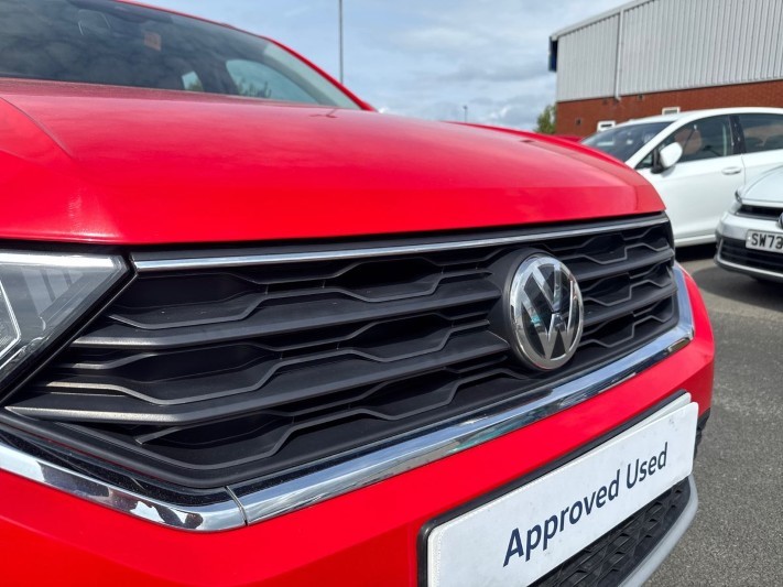 2019 (19) VOLKSWAGEN T-ROC 1.5 TSI EVO SE 5dr 5385963