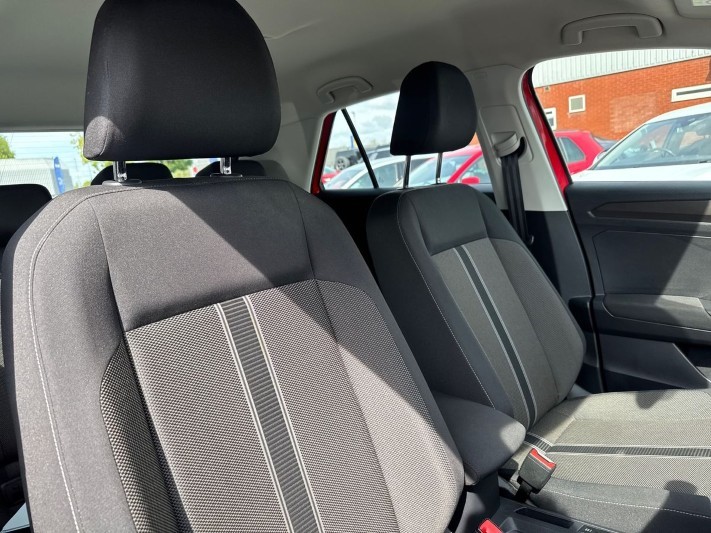 2019 (19) VOLKSWAGEN T-ROC 1.5 TSI EVO SE 5dr 5385938