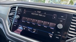 2021 (21) VOLKSWAGEN T-ROC 1.0 TSI 110 SE 5dr 5370078