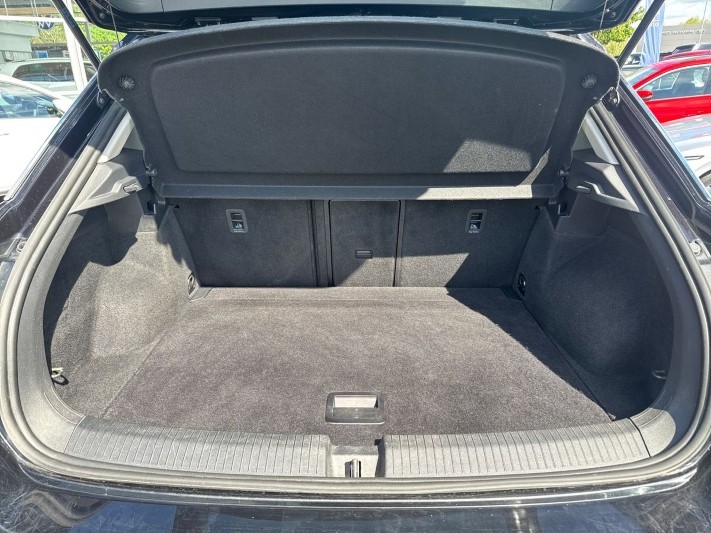 2021 (21) VOLKSWAGEN T-ROC 1.0 TSI 110 SE 5dr 5370088