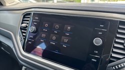2021 (21) VOLKSWAGEN T-ROC 1.0 TSI 110 SE 5dr 5370118