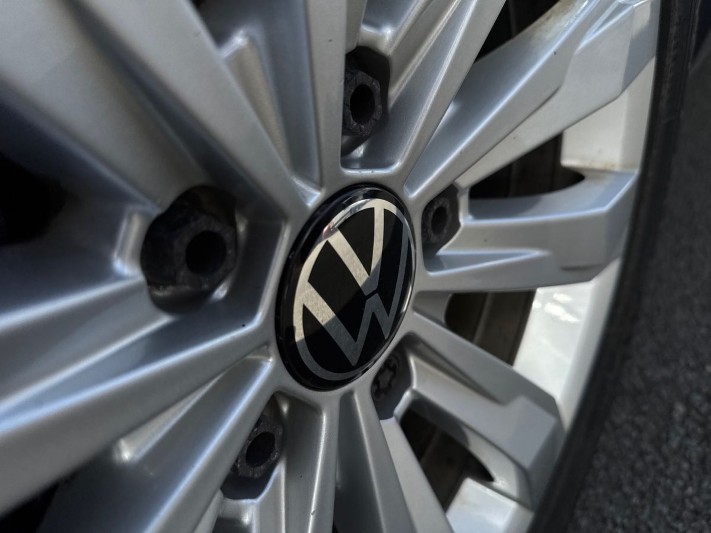 2021 (21) VOLKSWAGEN T-ROC 1.0 TSI 110 SE 5dr 5370100