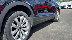 2021 (21) VOLKSWAGEN T-ROC 1.0 TSI 110 SE 5dr 5370092