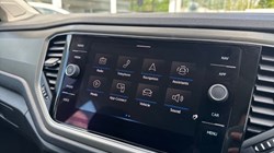 2021 (21) VOLKSWAGEN T-ROC 1.0 TSI 110 SE 5dr 5370075