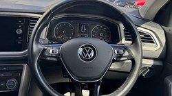 2021 (21) VOLKSWAGEN T-ROC 1.0 TSI 110 SE 5dr 5370070