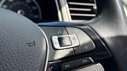 2021 (21) VOLKSWAGEN T-ROC 1.0 TSI 110 SE 5dr 5370072