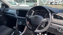 2021 (21) VOLKSWAGEN T-ROC 1.0 TSI 110 SE 5dr 5370063