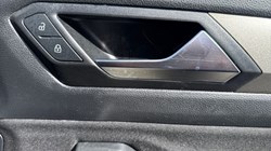2021 (21) VOLKSWAGEN T-ROC 1.0 TSI 110 SE 5dr 5370112