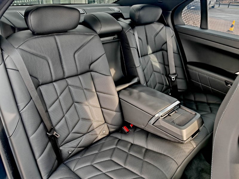  BMW 7 SERIES 750e xDrive M Sport 4dr Auto 3837030