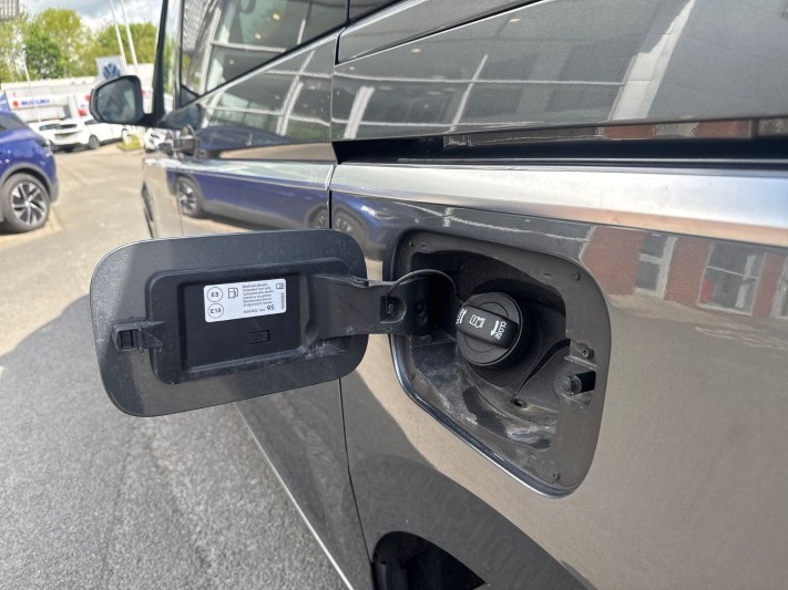 2024 (74) VOLKSWAGEN MULTIVAN 1.4 TSI eHybrid Style 5dr DSG 5385371