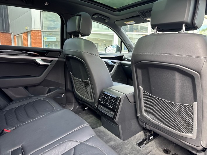 2023 (23) VOLKSWAGEN TOUAREG 3.0 V6 TDI 4Motion Black Edition 5dr Tip Auto 5389209