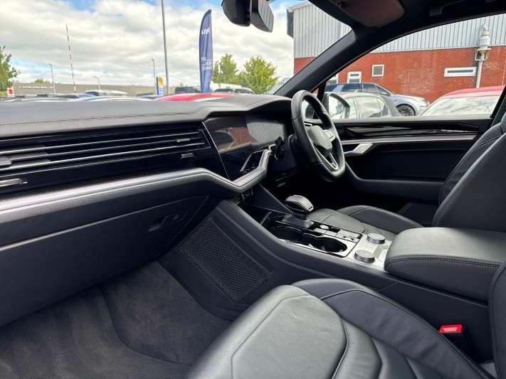 2023 (23) VOLKSWAGEN TOUAREG 3.0 V6 TDI 4Motion Black Edition 5dr Tip Auto 5389189