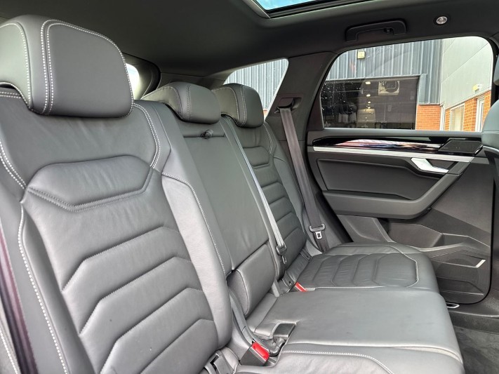 2023 (23) VOLKSWAGEN TOUAREG 3.0 V6 TDI 4Motion Black Edition 5dr Tip Auto 5389187