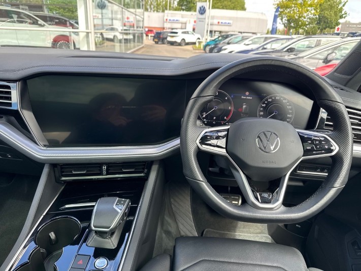 2023 (23) VOLKSWAGEN TOUAREG 3.0 V6 TDI 4Motion Black Edition 5dr Tip Auto 5389176
