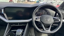 2023 (23) VOLKSWAGEN TOUAREG 3.0 V6 TDI 4Motion Black Edition 5dr Tip Auto 5389176