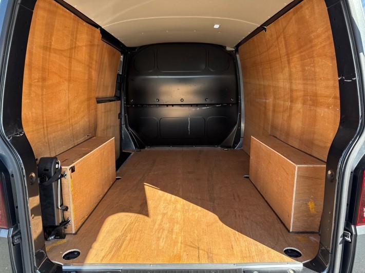 2023 (72) VOLKSWAGEN COMMERCIAL TRANSPORTER 2.0 TDI 150 Highline Van 5371783