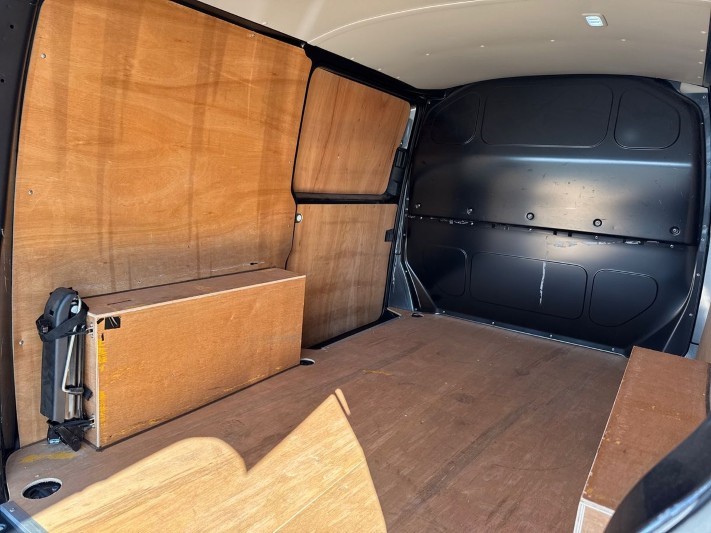 2023 (72) VOLKSWAGEN COMMERCIAL TRANSPORTER 2.0 TDI 150 Highline Van 5371784