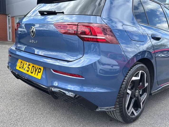 2025 (25) VOLKSWAGEN GOLF 1.5 TSI 150 R-Line 5dr 5371364